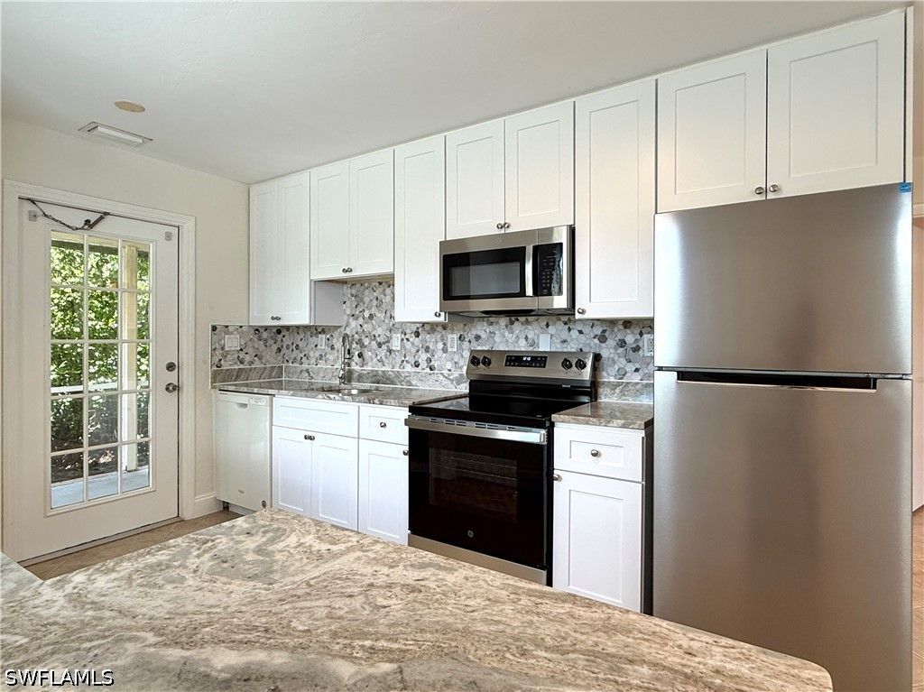 740 109th AVE N, Naples, FL 34108