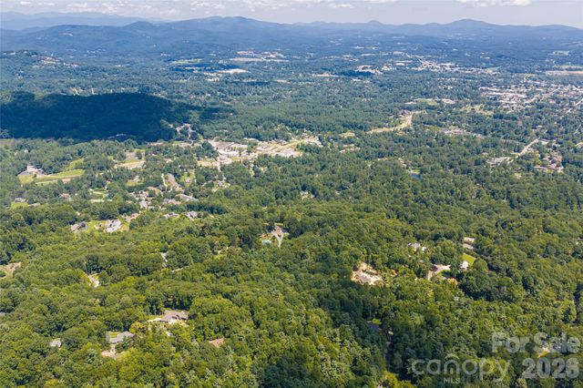 99999 Sabine Drive 2A, Laurel Park, NC 28739
