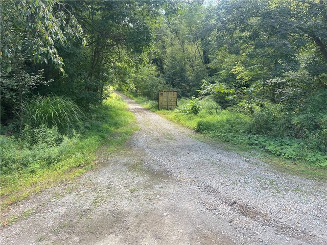 46 Simon Rd, West Deer, PA 15024