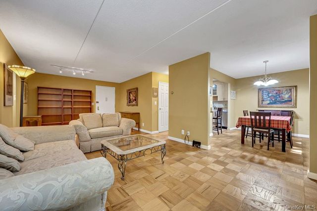 108 Sagamore Road 5E, Bronxville, NY 10708