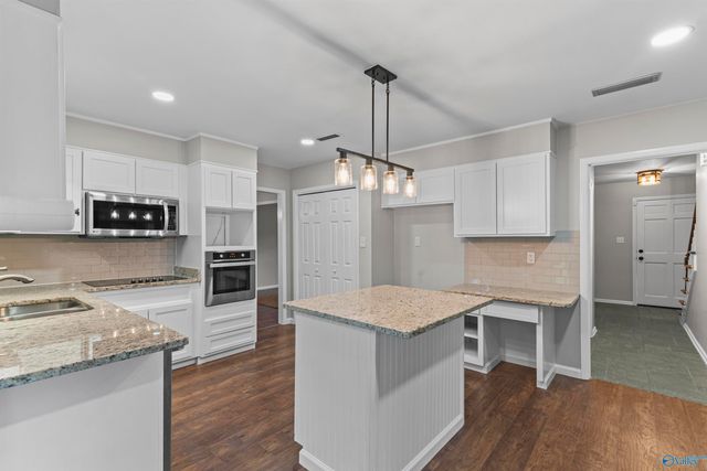 2404 Burningtree Drive SE, Decatur, AL 35603