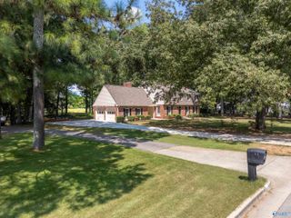2404 Burningtree Drive SE, Decatur, AL 35603