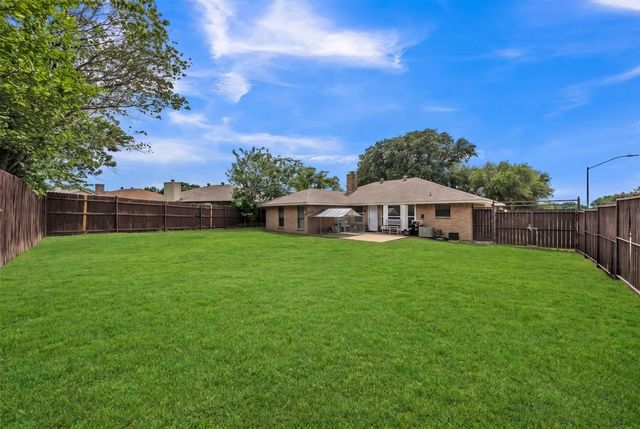 6801 Penhurst Drive, Fort Worth, TX 76133