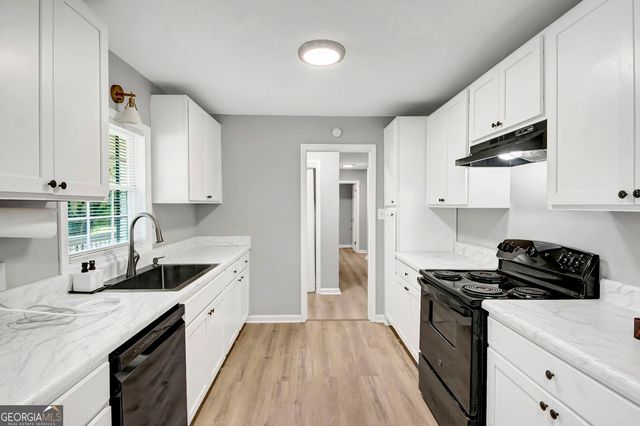 431 Pineridge Road, Forest Park, GA 30297