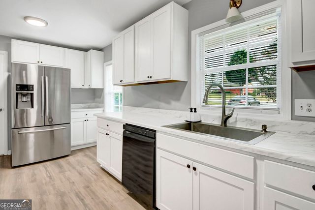 431 Pineridge Road, Forest Park, GA 30297