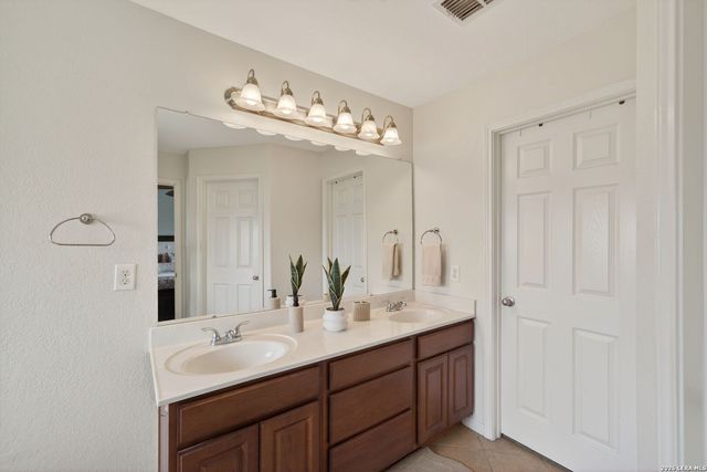 7927 Hatchmere, Converse, TX 78109