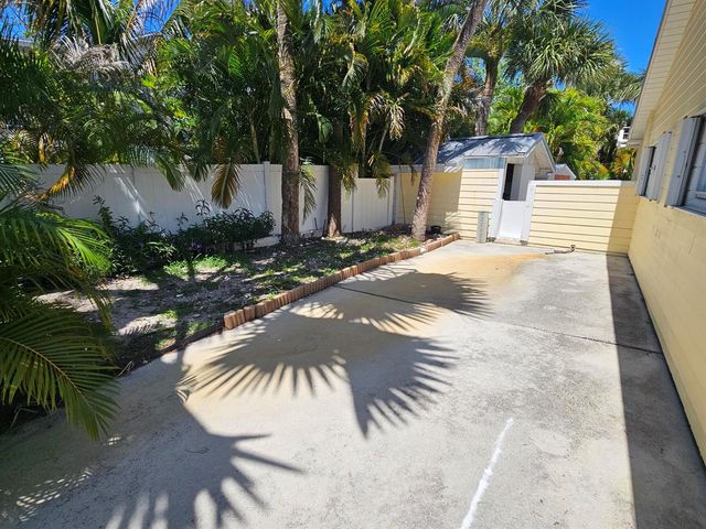 1906 S Ocean Drive, Fort Pierce, FL 34949