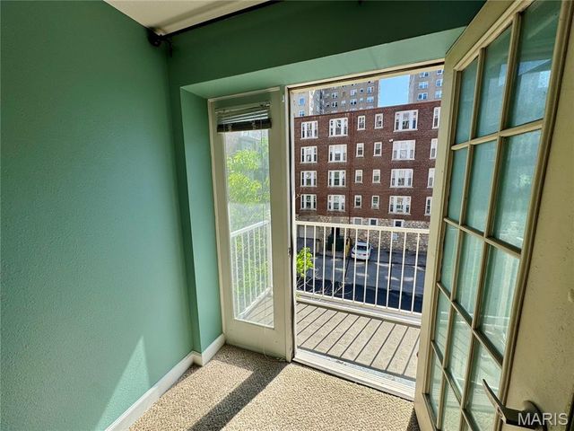 5330 Pershing Avenue 304, St Louis, MO 63112