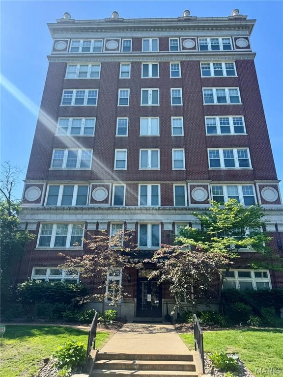 5330 Pershing Avenue 304, St Louis, MO 63112