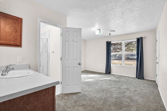 841 Marie Park Drive NE, Albuquerque, NM 87123