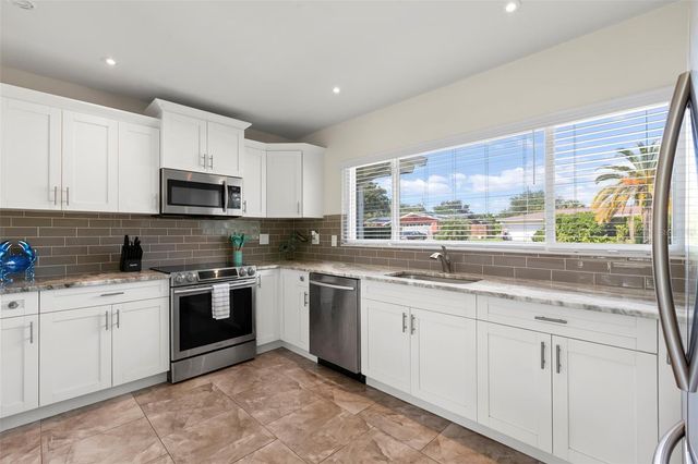 2196 INDIAN AVENUE S, Belleair Bluffs, FL 33770