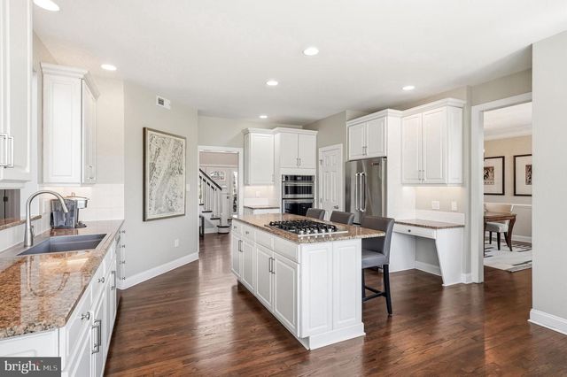 304 LAUREL CREEK BLVD, Moorestown, NJ 08057
