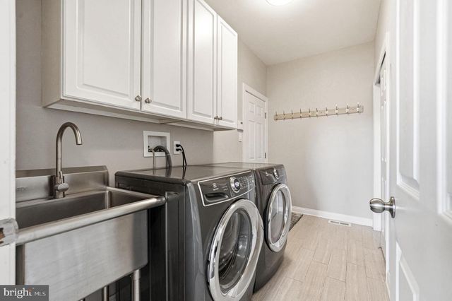 304 LAUREL CREEK BLVD, Moorestown, NJ 08057