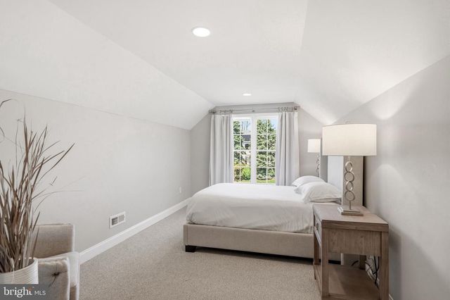 304 LAUREL CREEK BLVD, Moorestown, NJ 08057