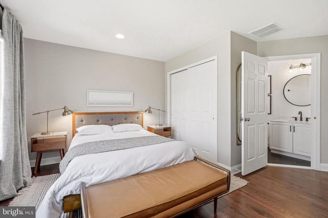 304 LAUREL CREEK BLVD, Moorestown, NJ 08057