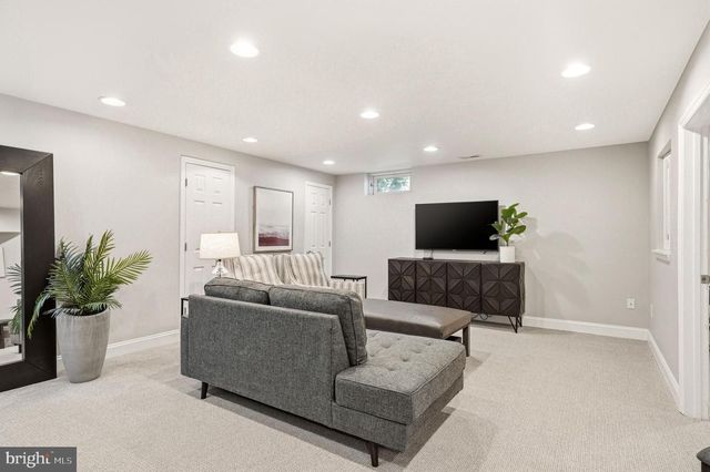 304 LAUREL CREEK BLVD, Moorestown, NJ 08057
