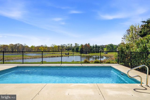 304 LAUREL CREEK BLVD, Moorestown, NJ 08057
