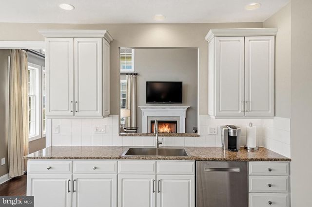 304 LAUREL CREEK BLVD, Moorestown, NJ 08057