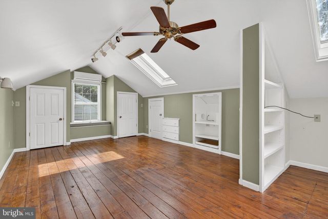 73 N DUKE ST, Millersville, PA 17551