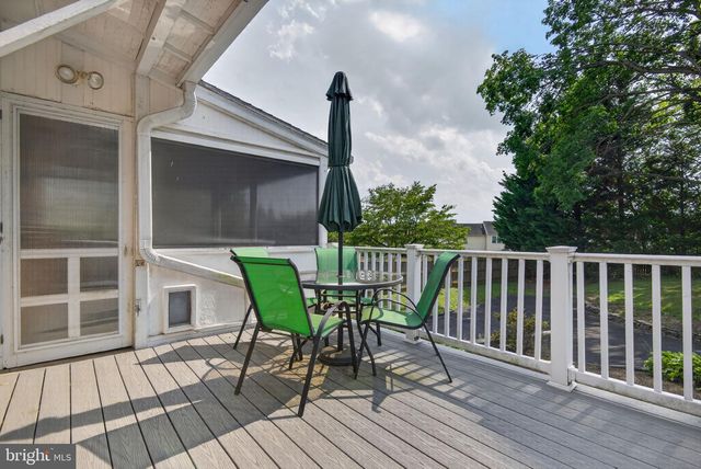 73 N DUKE ST, Millersville, PA 17551