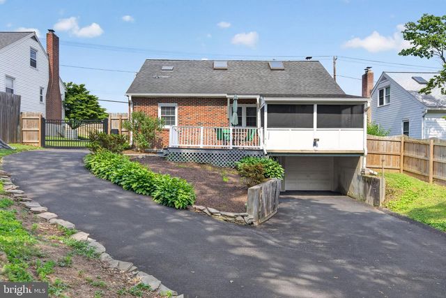 73 N DUKE ST, Millersville, PA 17551