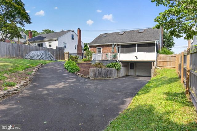 73 N DUKE ST, Millersville, PA 17551