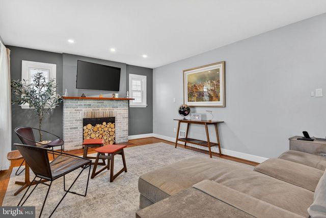 73 N DUKE ST, Millersville, PA 17551