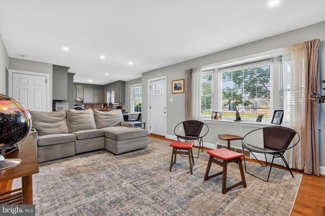 73 N DUKE ST, Millersville, PA 17551