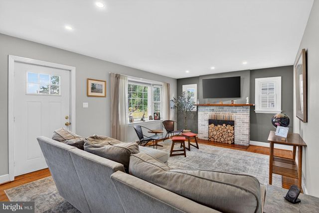 73 N DUKE ST, Millersville, PA 17551