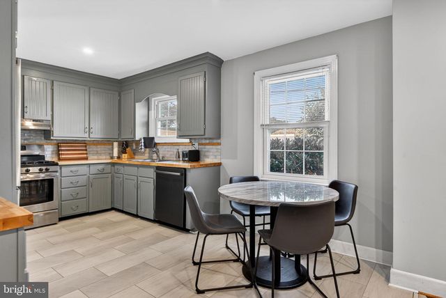 73 N DUKE ST, Millersville, PA 17551