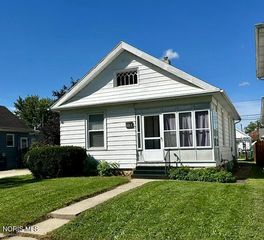 190 Elm Street, Rossford, OH 43460