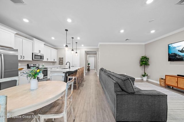 492 Veridian Circle NW, Palm Bay, FL 32907