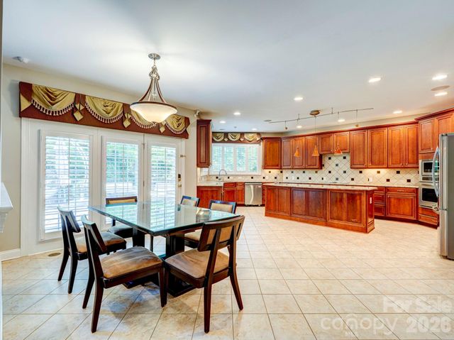 725 Wild Berry Court, Waxhaw, NC 28173