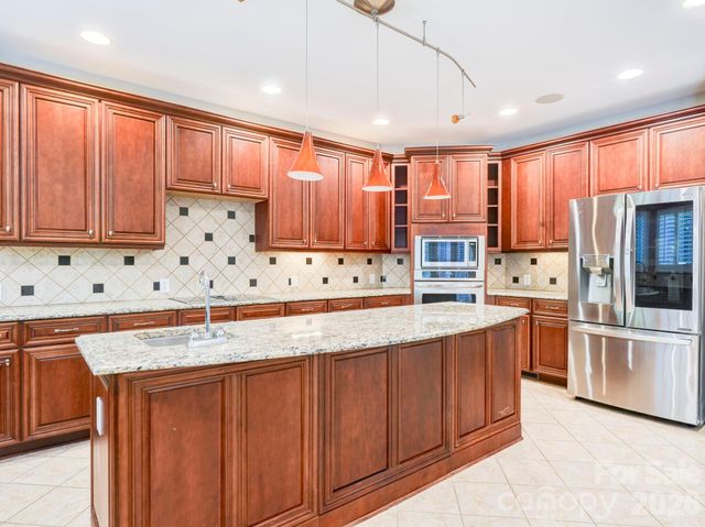 725 Wild Berry Court, Waxhaw, NC 28173