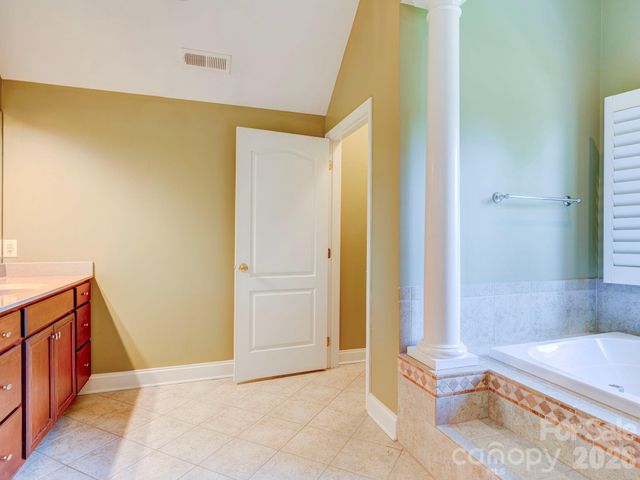 725 Wild Berry Court, Waxhaw, NC 28173