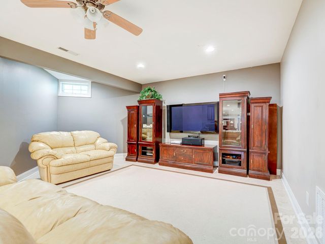 725 Wild Berry Court, Waxhaw, NC 28173