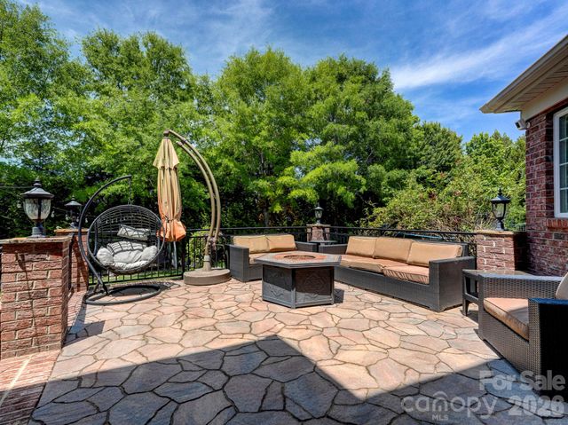 725 Wild Berry Court, Waxhaw, NC 28173