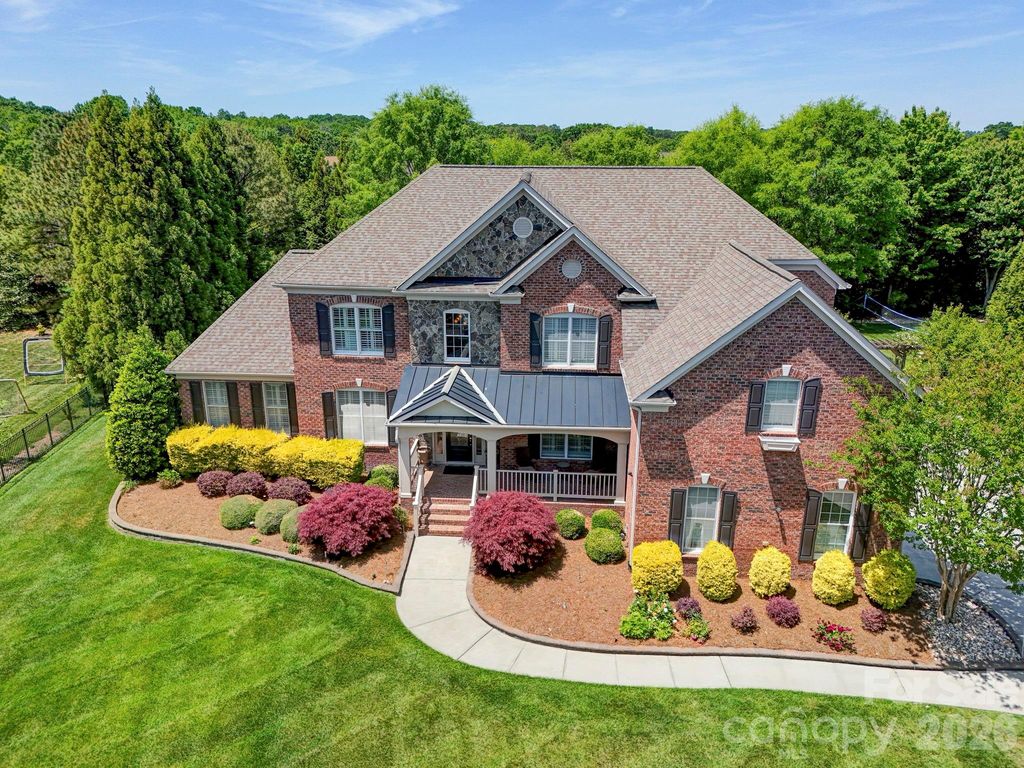 725 Wild Berry Court, Waxhaw, NC 28173