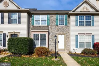 141 CHANDLER DR, Red Lion, PA 17356