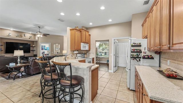 7229 REMINGTON OAKS COURT, Lakeland, FL 33810