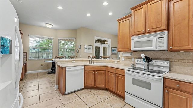 7229 REMINGTON OAKS COURT, Lakeland, FL 33810