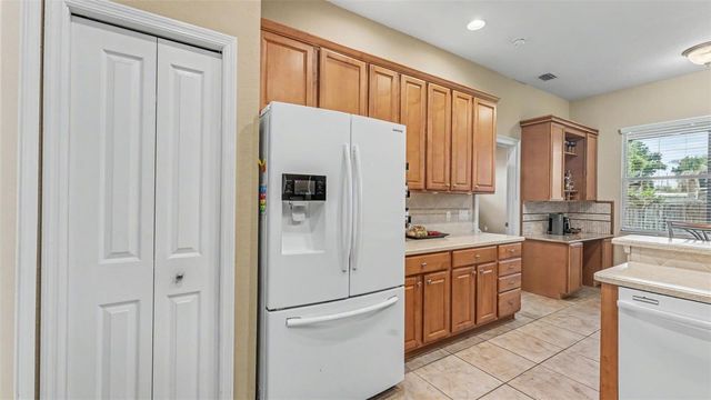 7229 REMINGTON OAKS COURT, Lakeland, FL 33810