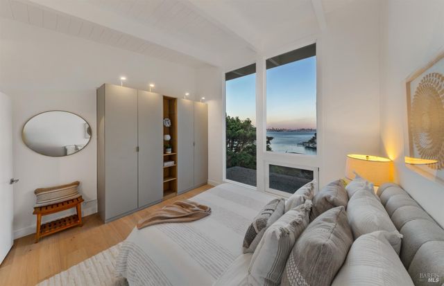 1 Atwood Ave, Sausalito, CA 94965