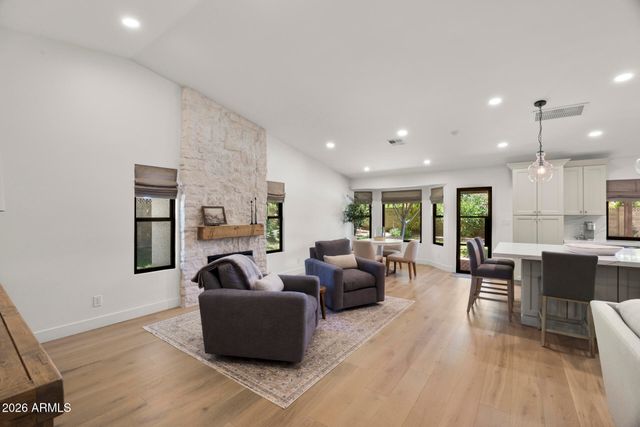5851 E WALTANN Lane, Scottsdale, AZ 85254