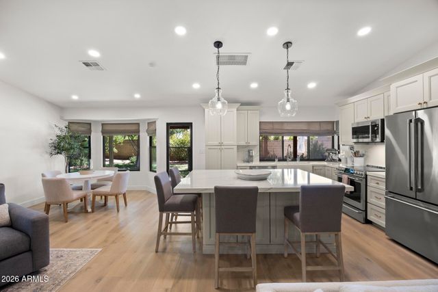 5851 E WALTANN Lane, Scottsdale, AZ 85254