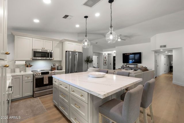 5851 E WALTANN Lane, Scottsdale, AZ 85254