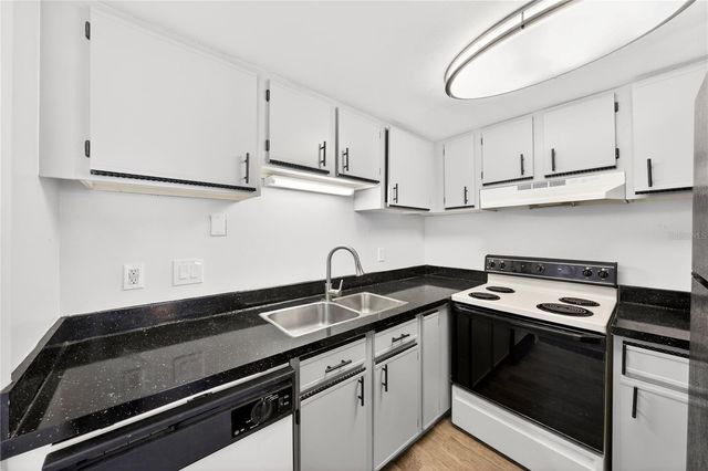 4223 S. SEMORAN BLVD 9, Orlando, FL 32822