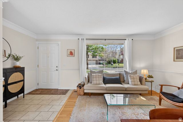 2073 E 10095 S, Sandy, UT 84092