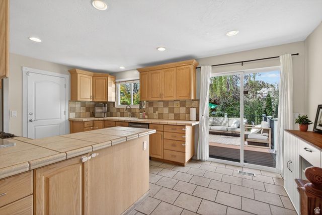 2073 E 10095 S, Sandy, UT 84092