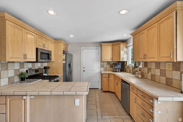 2073 E 10095 S, Sandy, UT 84092